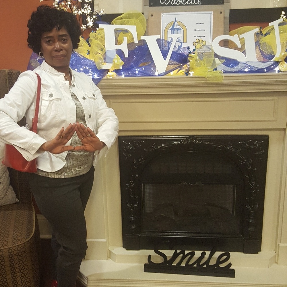 Meet your Posher, Sharon